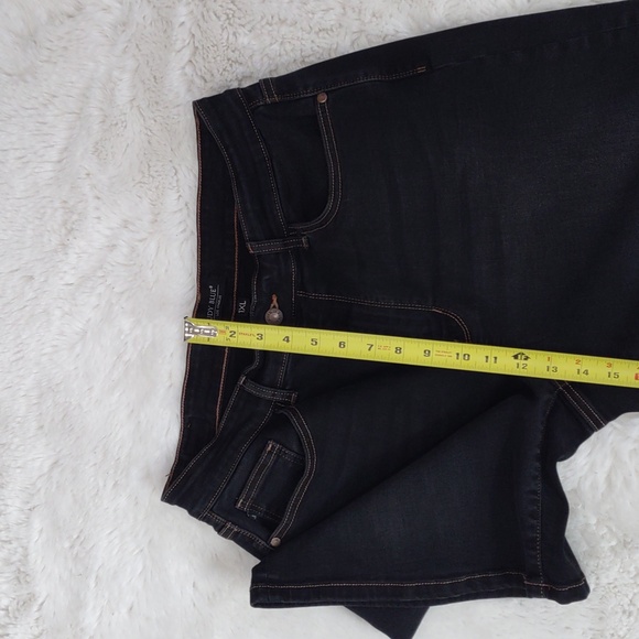 Judy Blue Los Angeles High Rise Mid Thigh, Size 1XL - Picture 14 of 17